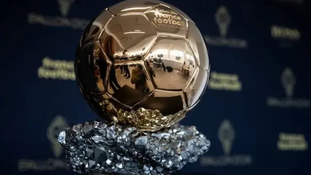 العالمية 14 أشرف حكيمي ضمن المرشحين لجائزة الكرة الذهبية 2025